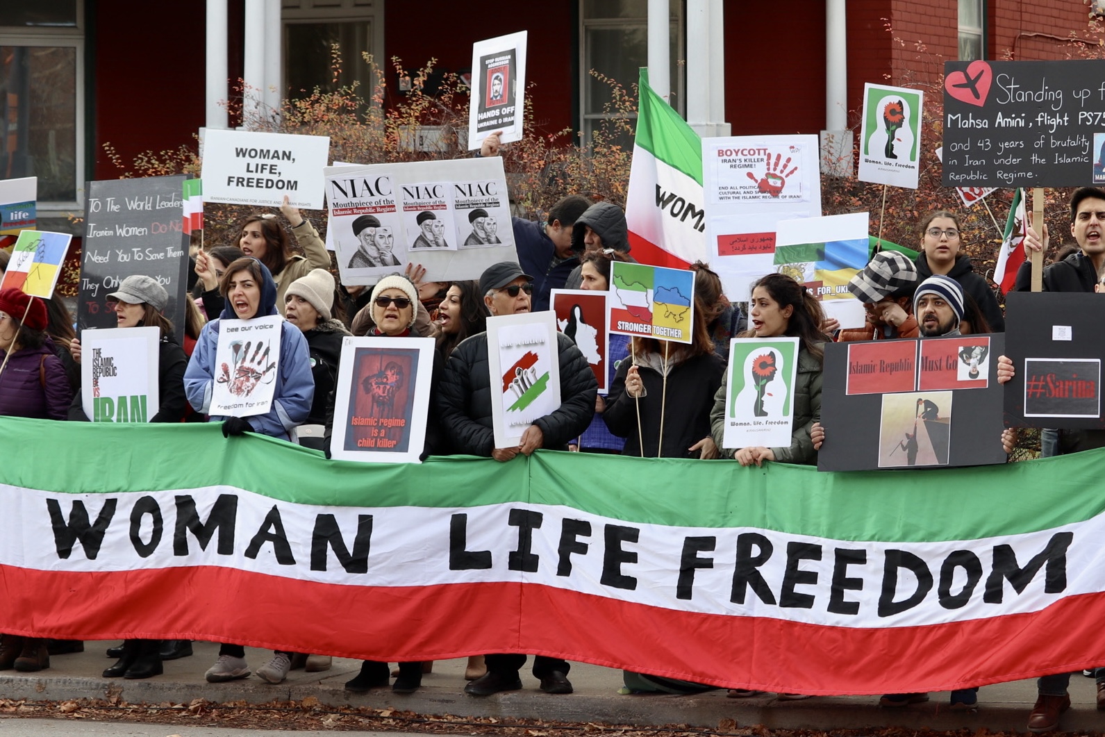 Unterstützung des Aufstands „Frau, Leben, Freiheit“ – Nein zu Todesurteilen!