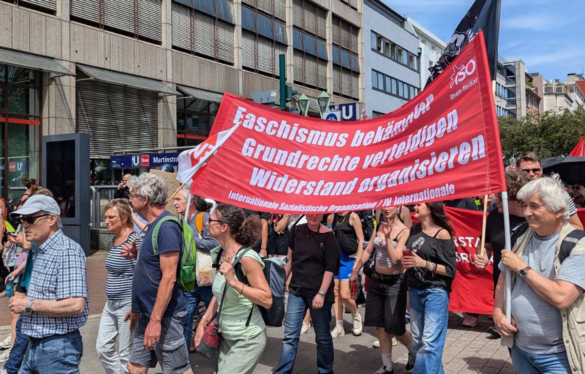 Große Proteste gegen Parteitag der AfD in Essen